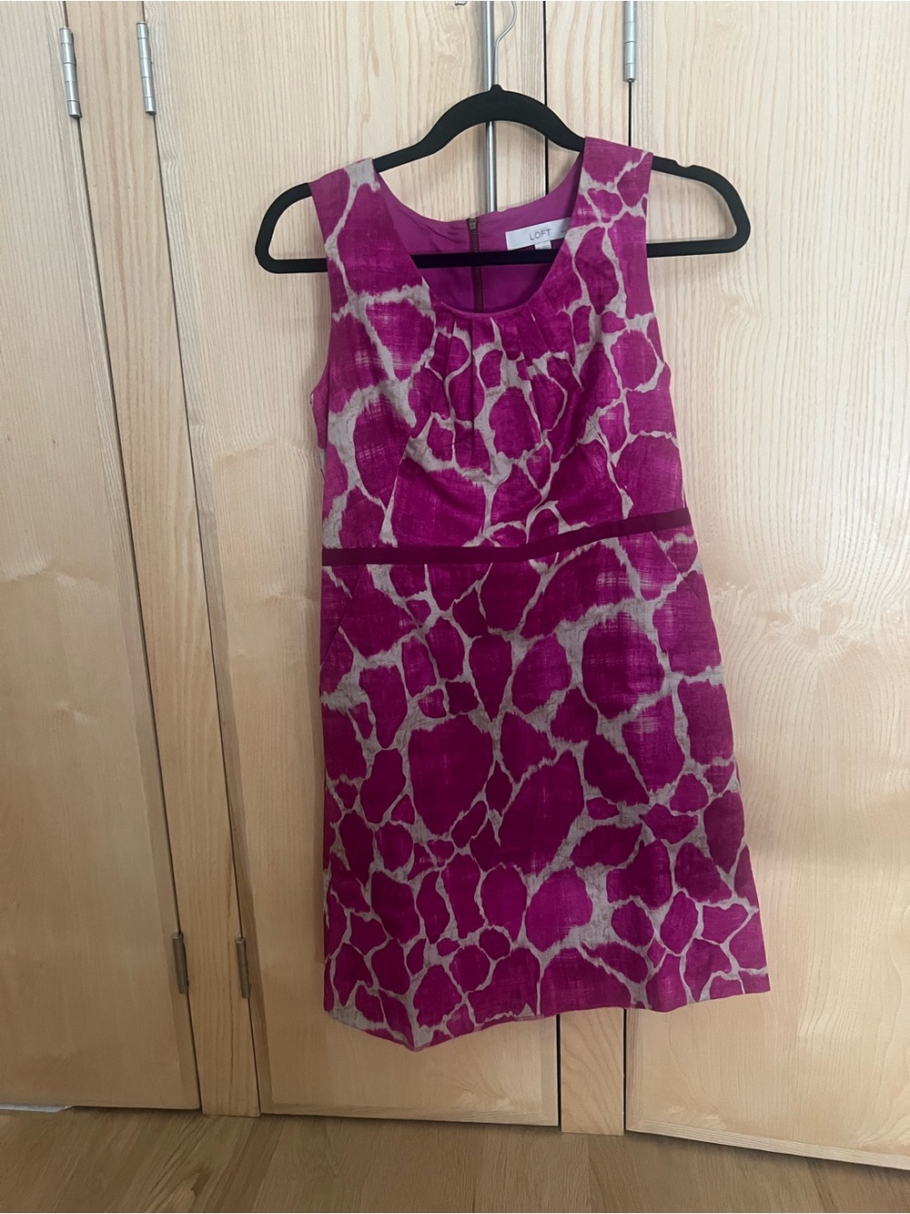 LOFT Fuchsia Printed Sleeveless Sheath Dress